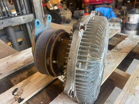 010024001 Borg Warner 010023588 Freightliner Fan Clutch And Mount Detroit Dd13