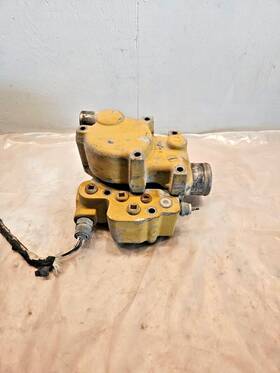 104-8584 Cat 104-8583 3406e Diesel Engine Thermostat Housing Assembly 1048583 Oem 1048584