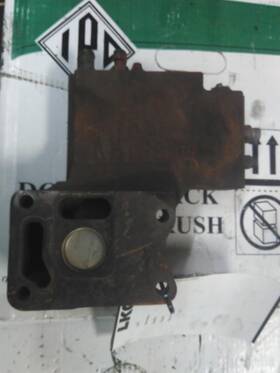3551668 Cummins 2308048 3684233 Isx15 Epa 10 2012 Thermostat Housing