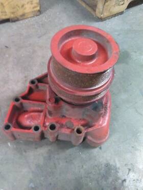 3777224 Cummins 2506890 4386570 Qsx15 Water Pump