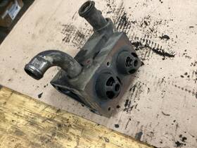 1892178 Cummins 898583 3052874 Bc4 Thermostat Housing