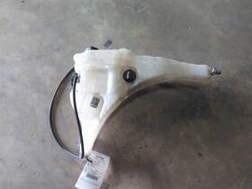 3538734 Freightliner 2297056 Cascadia 113 Radiator Overflow Tank 2012