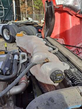 3586483 Freightliner 2339548 Cascadia 126 Radiator Overflow Tank
