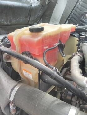 3610491 Freightliner 2361008 Cascadia 125 Radiator Overflow Tank 2018