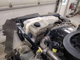 3641945 Freightliner 2389518 Cascadia 125 Radiator Overflow Tank 2015