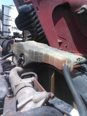 3642764 Freightliner 2390314 Cascadia 125 Radiator Overflow Tank 2012