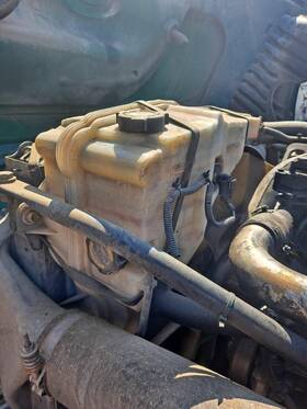 3649908 Freightliner 2396704 Cascadia 125 Radiator Overflow Tank