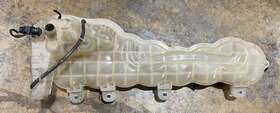 24-01316-000 Freightliner Cascadia Coolant Reservoir