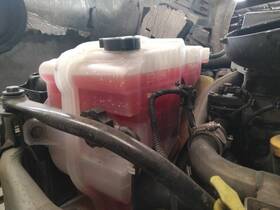 3666576 Freightliner 2411912 Cascadia 113 Radiator Overflow Tank 2016 3666576 Freightliner 2411912 Cascadia 113 Radiator Overflow Tank 2016