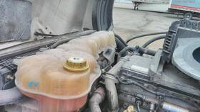 3762789 Freightliner 2496131 Cascadia 126 Radiator Overflow Tank