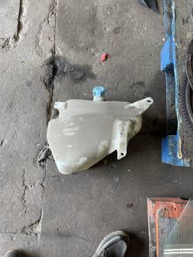 A22-62487 Freightliner Windshield Washer Reservoir P/n