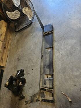 Rad01d0112 Gmc Chevy C6500 1998 Radiator Support