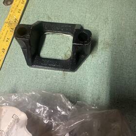 22186000 Hendrickson Torque Rod Bracket P/n 2 Available