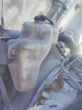 3865313 Hino 2576228 238 Radiator Overflow Tank