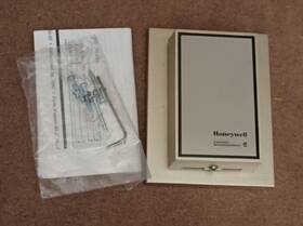 T7047c1025 Honeywell Thermostat Sensor For T7300series 1420 Ohms 40-110 Deg