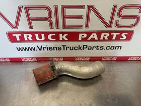 1647516c3 International - Pipe