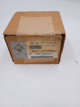 1697605c1 International Oem Navistar Right Radiator Hood Cable Bracket 3s44652