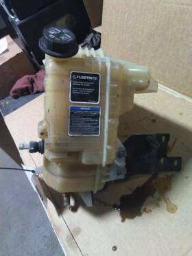 3570360 International 2325003 Lt Radiator Overflow Tank 2019