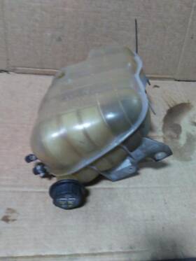 3586325 International 2339418 4300 Radiator Overflow Tank 2015