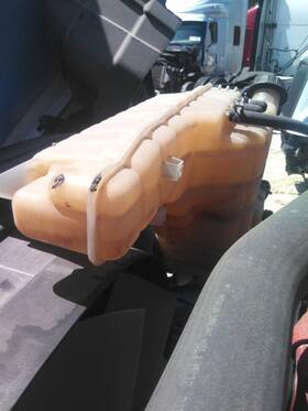 3637476 International 2385392 Lt Radiator Overflow Tank
