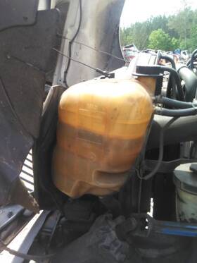 3641120 International 2388724 4300 Radiator Overflow Tank 2012