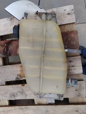 3674080 International 2418788 4700 Radiator Overflow Tank 1997