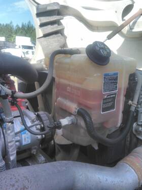 3683807 International 2427138 Lt Radiator Overflow Tank