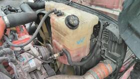 3763891 International 2497140 Lt Radiator Overflow Tank
