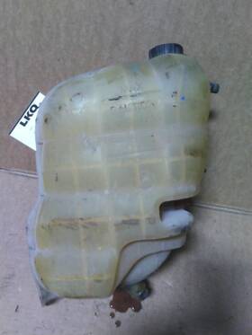 3847424 International 2563499 Mv Radiator Overflow Tank