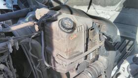 3867758 International 2578226 Prostar 122 Radiator Overflow Tank