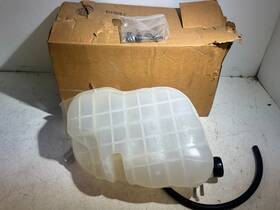 2587172c93 International Engine Coolant Reservoir/surge Tank