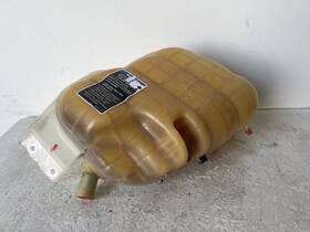 2593326c91 International 2018 School Bus Coolant Reservoir 619-11743