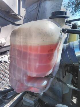 3910028 International 2602868 For 2003 4300 Radiator Overflow Tank
