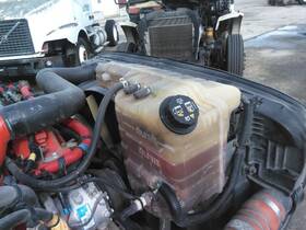 3918755 International 2610331 For 2019 Lt Radiator Overflow Tank