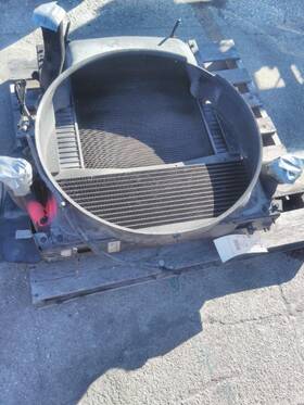 3919353 International 2610874 For 2003 4300 Radiator N/a