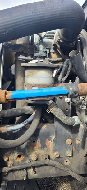 3533790c96 International 4300 - Power Steering Reservoir