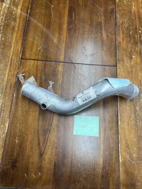 3875572c1 International Navistar Radiator Pipe