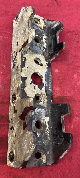 432384c2 International Rear Cab Support Mount Bracket Crossmember