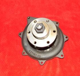 677137c2 International Nos Dt466 Water Pump