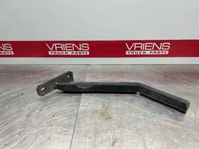 D11-1198 Kenworth Bracket-pipe Water Upper
