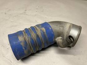 D66-2551 Kenworth T880 Air Transfer Tube - Used P/n D662551