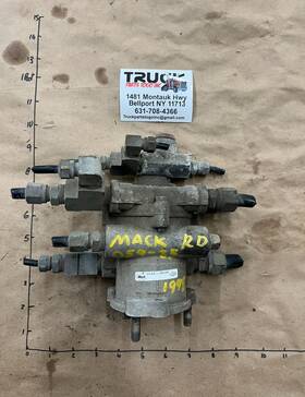 20qe3296am Mack 1998 Rd Air Brake Relay Valve Used P/n