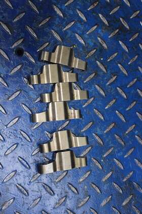 Mp8-415c Mack 3183207 2009 Valve Bridge Price Per Unit P/n