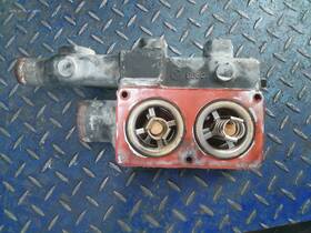 521p2 Mack E7 Engine Thermostat Housing P/n