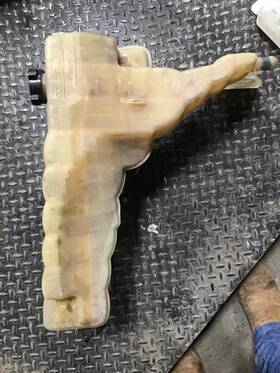 3420186 Peterbilt 2191353 579 Radiator Overflow Tank