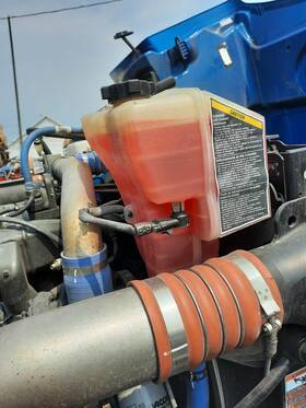 3490023 Peterbilt 2254255 579 Radiator Overflow Tank