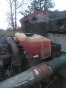 3615071 Peterbilt 2365231 579 Radiator Overflow Tank 2015
