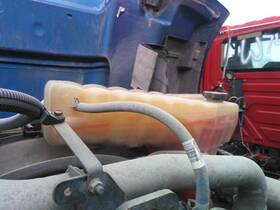 3617780 Peterbilt 2367847 579 Radiator Overflow Tank 2016
