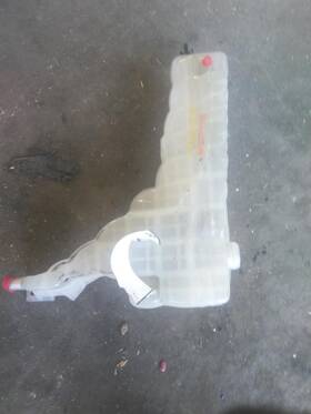 3621793 Peterbilt 2371518 579 Radiator Overflow Tank