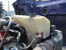 3668749 Peterbilt 2413920 579 Radiator Overflow Tank 2014